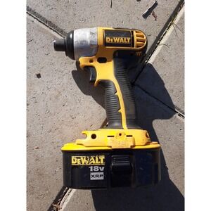 DeWalt DC825 18V 1/4" Cordless Impact Driver Tested Working  Tool & Battery
